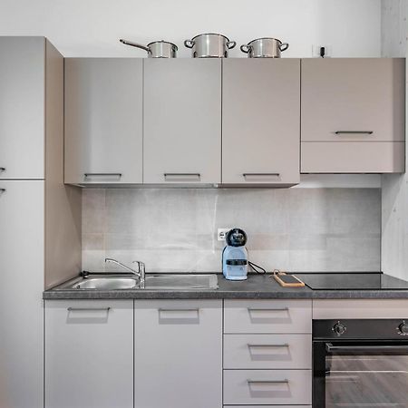 Apartamento Cascina Conicchio - Metro Station - By Host4U Brescia Exterior foto