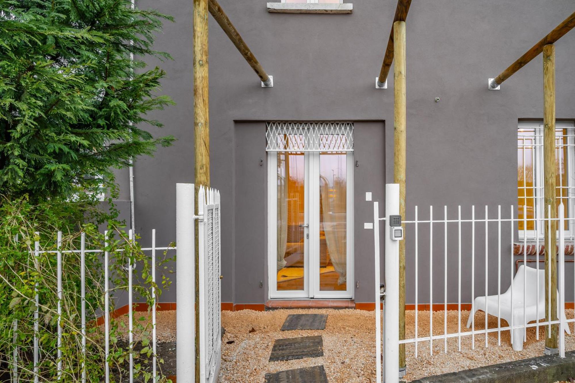 Apartamento Cascina Conicchio - Metro Station - By Host4U Brescia Exterior foto