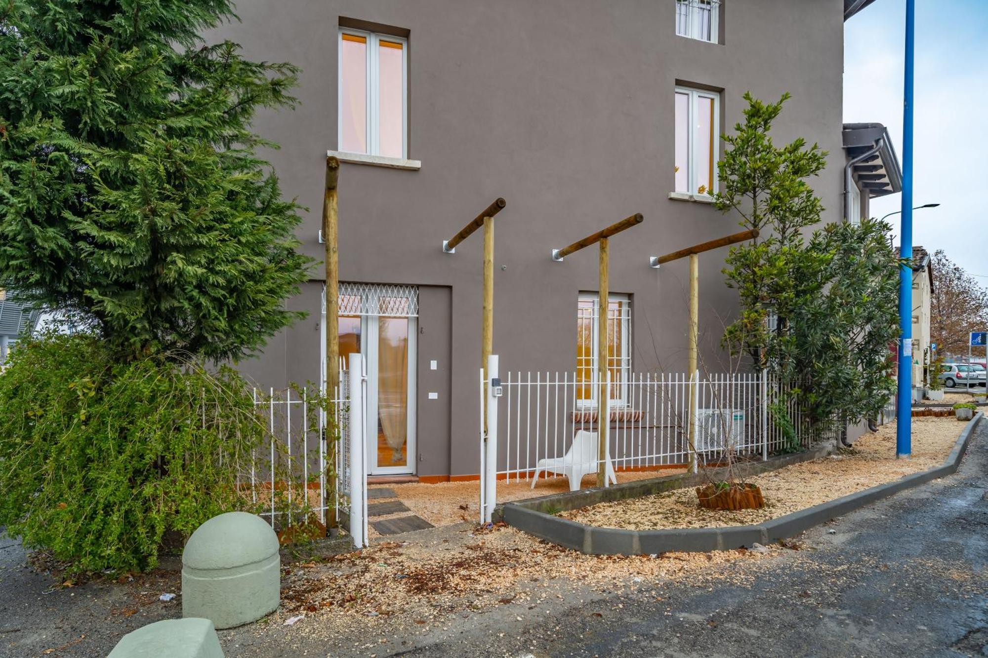 Apartamento Cascina Conicchio - Metro Station - By Host4U Brescia Exterior foto