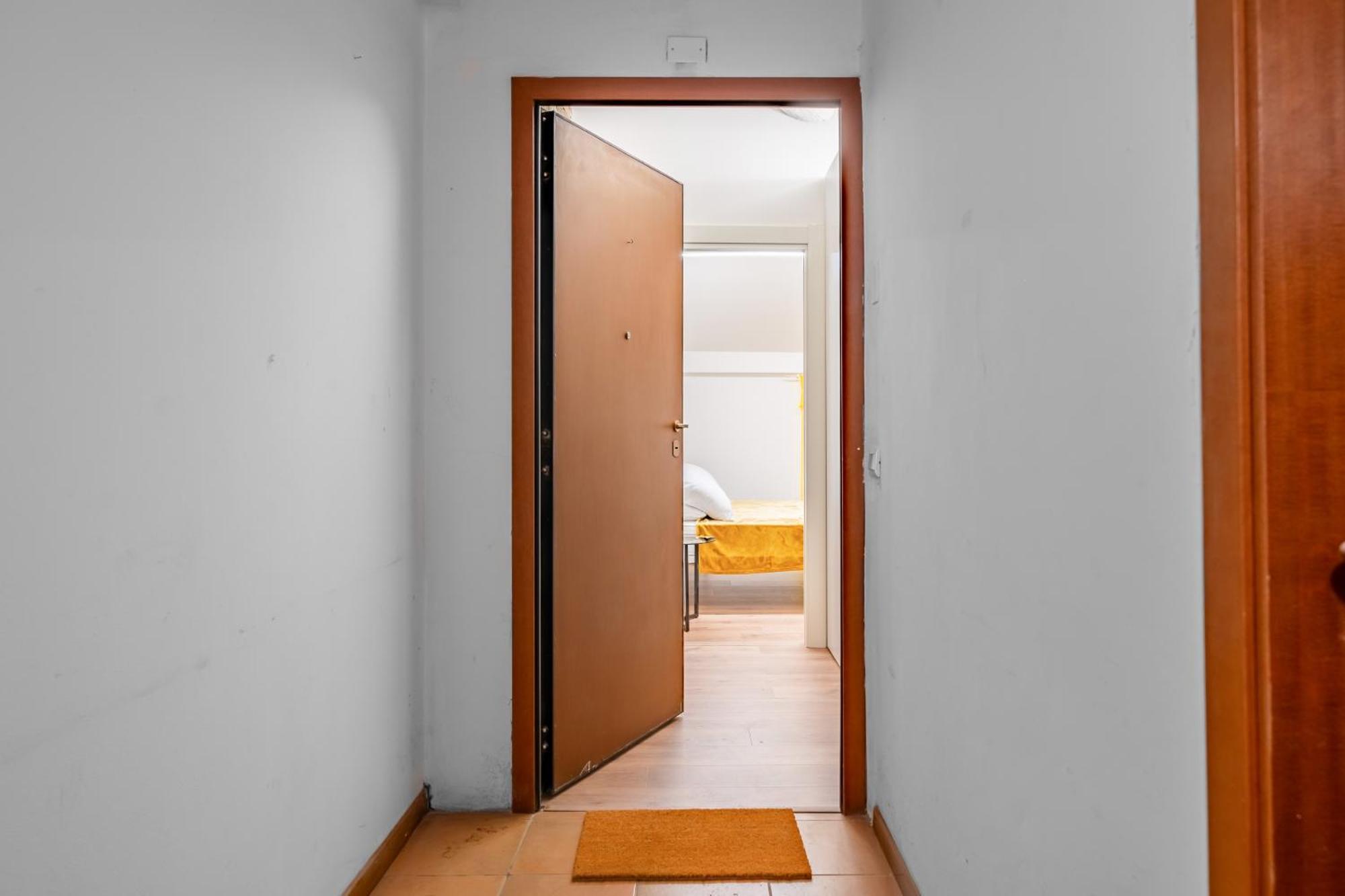 Apartamento Cascina Conicchio - Metro Station - By Host4U Brescia Exterior foto